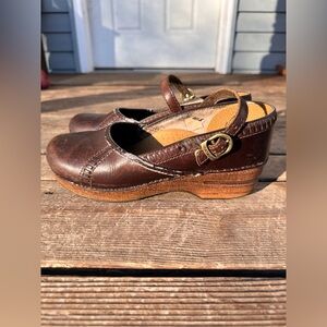 Dansko Marcelle Mary Jane clogs in brown leather size 39